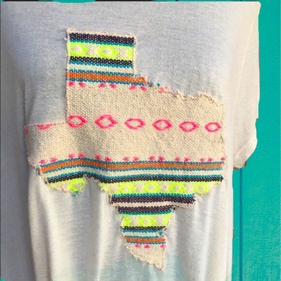 Judith March Serape Texas Shark Bite Hem Oversized Tee - Picture 3 of 9